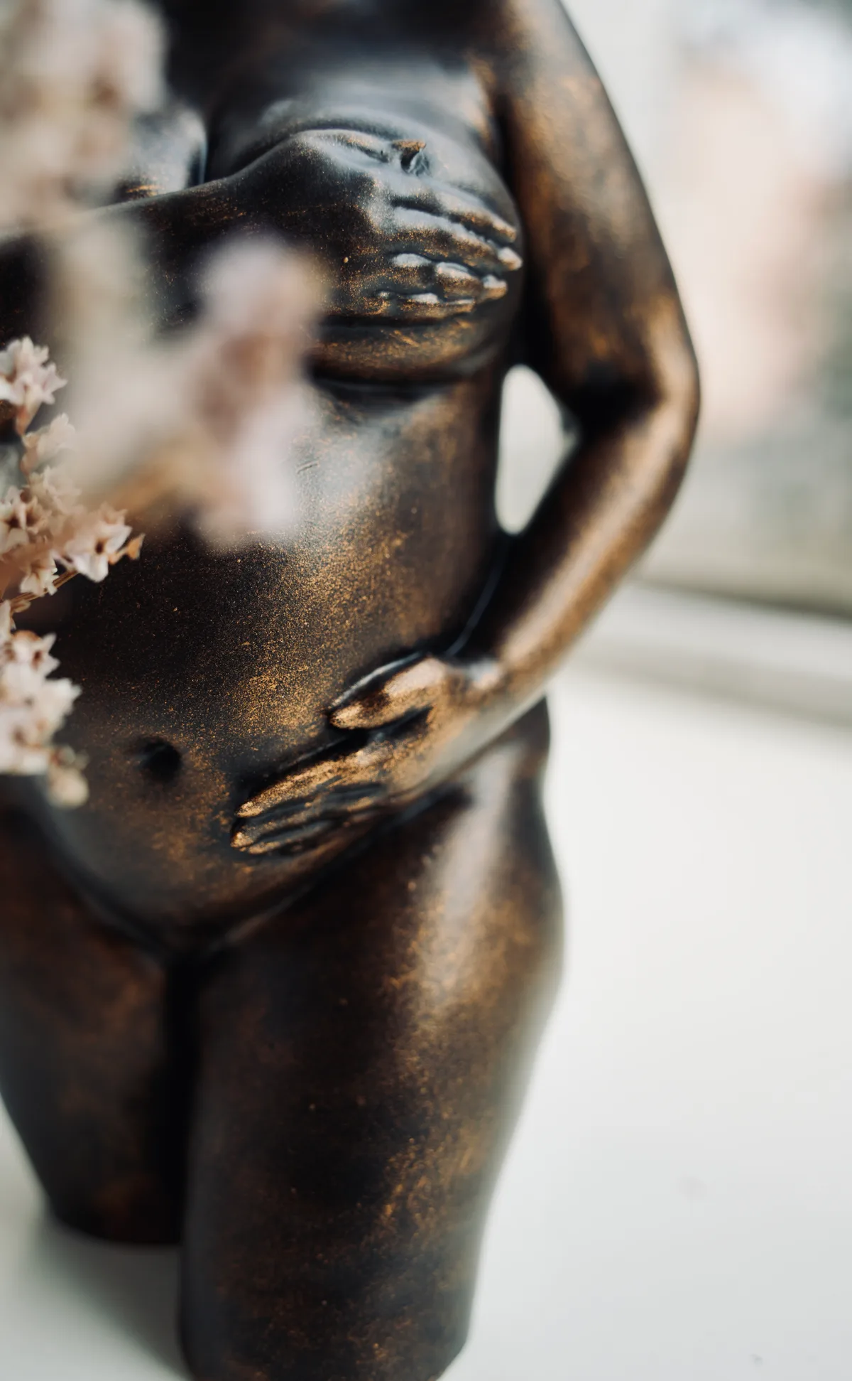 Arte-Lumina zwangerschapsbeeldje, prachtig detail uit het Babycrafts 3D atelier Rotterdam